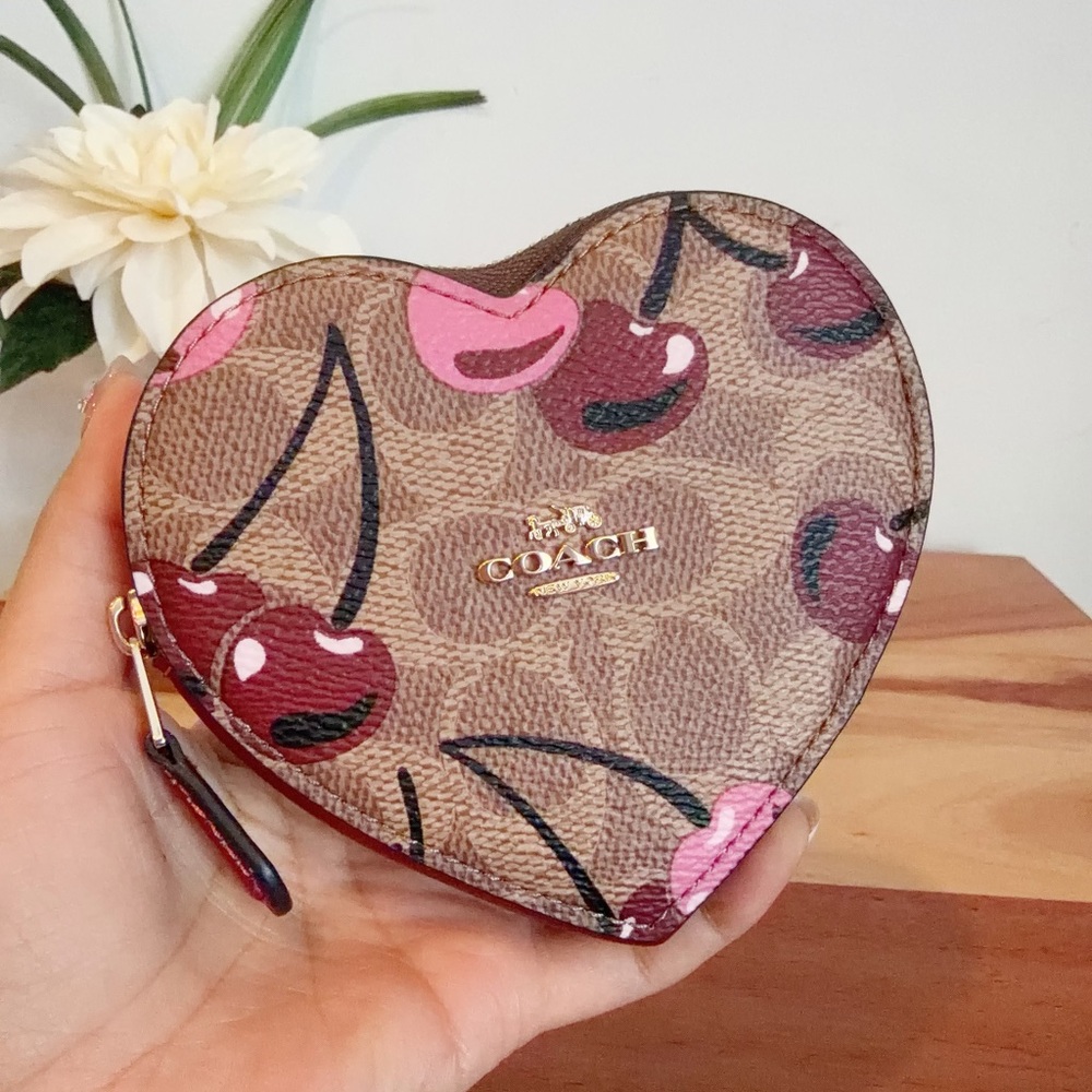 NWT Coach‎ Heart Coin Case In Signature Canvas With Cherry Print